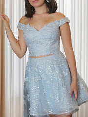 A-Line/Princess Off-the-Shoulder Short/Mini Lace Applique Homecoming Dresses