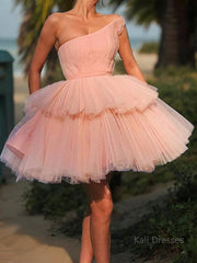 A-Line/Princess One-Shoulder Short/Mini Tulle Homecoming Dresses With Cascading Ruffles