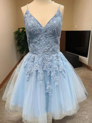 A-Line/Princess V-neck Short/Mini Tulle Homecoming Dresses With Appliques Lace