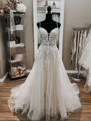 Elegant Long A-line V Neck Spaghetti Straps Lace Tulle Wedding Dresses