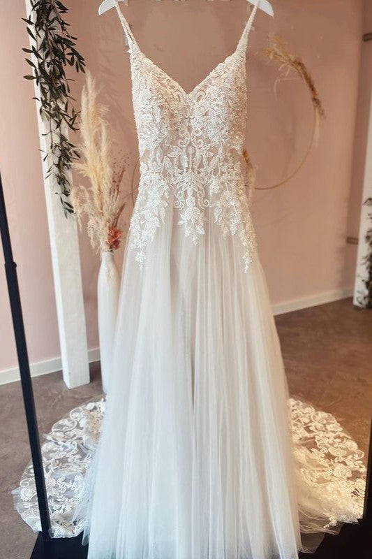 Long A-Line Spaghetti Straps Sweetheart Appliques Lace Tulle Wedding Dress