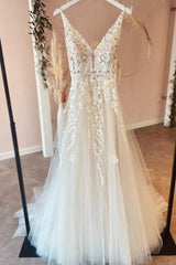Long A-Line Tulle Appliques Lace Spaghetti Straps V-neck Backless Wedding Dress