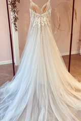 Long A-Line Tulle Sweetheart Appliques Lace Wedding Dress