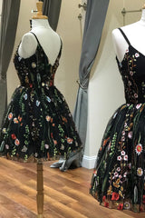 Unique Spaghetti Straps With Appliques Floral Short Prom Dresses
